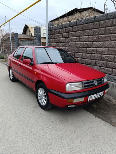 Транспорт: Volkswagen Vento: 1994 г., 1.8 л, Бензин, Седан