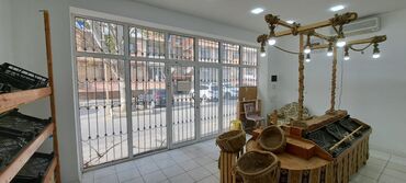 Mağazalar: Obyekt Şexsi Obyektdi, Tam binaların ortasında yerleşir. yaxınlıgında — 10