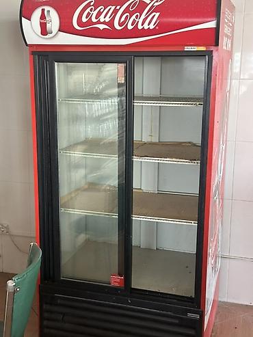 su ucun soyuducu: Məhsul: İkiqapılı şüşə vitrin soyuducu (Coca‑Cola brendli dizayn) — 1