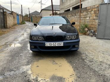 disk təkər type 0: BMW 5 Series (E39) sedan – qara rəngli, sport üslublu xarici görünüş