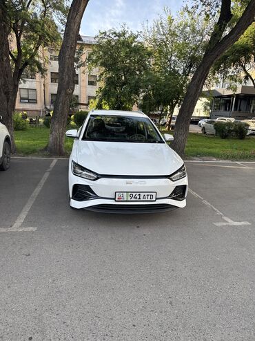 sonata 2024: Белый кроссовер BYD e2 2025/1 новый пробег 600км маленький торг
