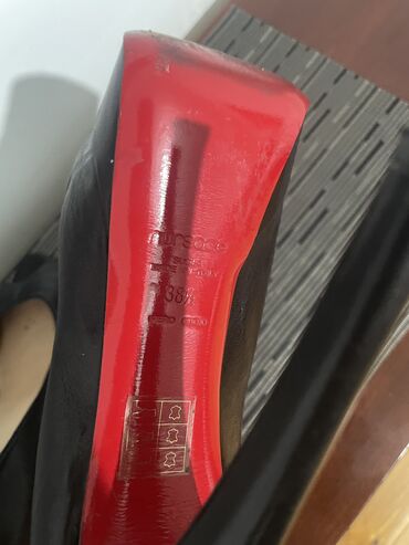 Tuflilər: Tuflilər, Ölçü: 39, rəng - Qara, İşlənmiş -da lalafo.az — 6 Tuflilər: Tuflilər, Ölçü: 39, rəng - Qara, İşlənmiş — 6