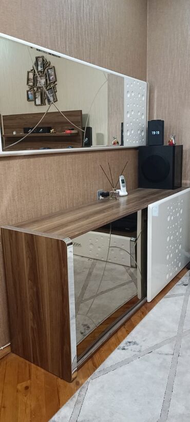 Qonaq otağı dəstləri: TV altlığı — 3