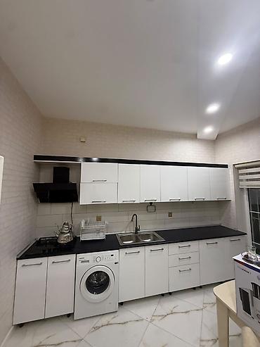 qaz: Mətbəx mebeli satılır 800₼. Demək olar ki yenidir.Ölç2 3.85. Üzərində — 1