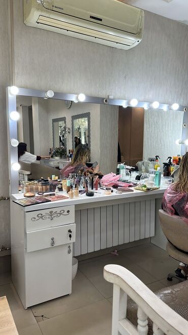 Salon masaları: Makiyaj üçün masa