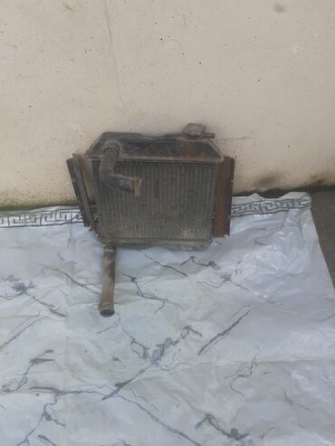 Motor üçün digər detallar: Radiator - 100 ₼ Karbirator(jiquli) - 80₼, Tramblyor - 40 ₼ Babin — 3
