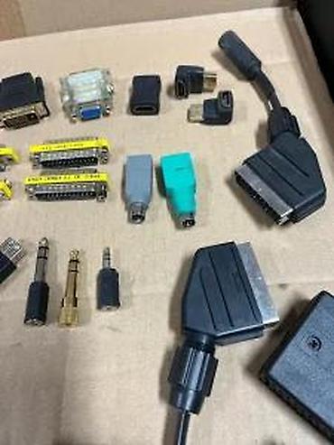 Druga oprema za računare i laptopove: Veliki lot raznovrsnih adaptera i konektora za audio, video i — 13