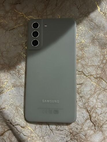 samsung s21 5g qiymeti: Samsung s21 FE Qadin işlədib usdada olmuyub Hecbir problemi yoxdur