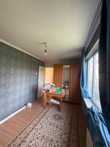 1 комнатная квартира без ремонта: 2 комнаты, 43 м², 104 серия, 4 этаж, Старый ремонт