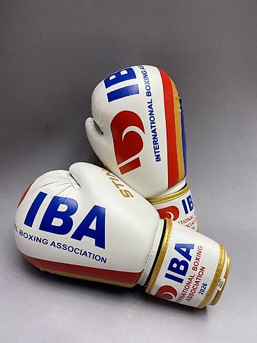 Боксерские перчатки IBA (International Boxing Association) 2026, 12 oz