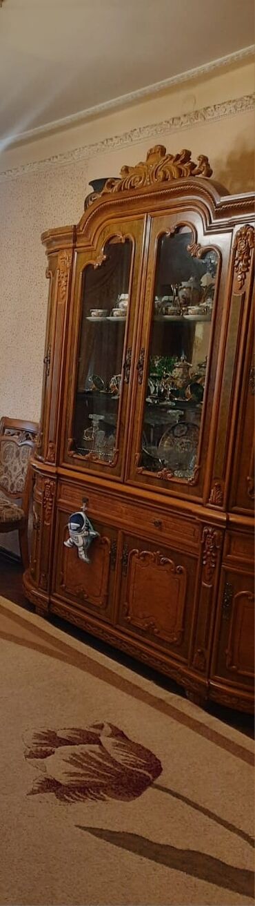 Matraslar: İşlənmiş, 4 qapılı Düz dolab, Bufet, Malayziya