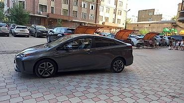 Toyota Prius: 2019 г., 1.8 л, Вариатор, Гибрид, Хетчбек lalafo.kg да — 4 Toyota Prius: 2019 г., 1.8 л, Вариатор, Гибрид, Хетчбек — 4