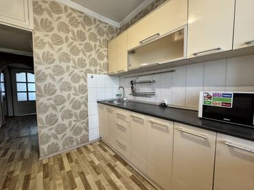 столешница кухня: Ашкана гарнитуру, Колдонулган, түсү - Саргыч боз, Өзү алып кетүү