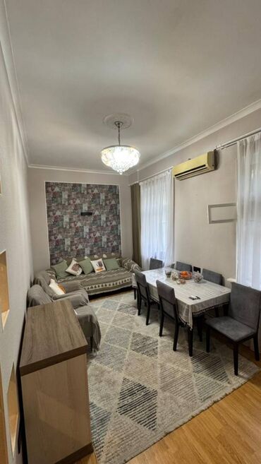 Uzunmüddətli kirayə mənzillər: Nizami rayonu, Neftçilər metrosunun yaxını, 214 nömrəli məktəbin — 1