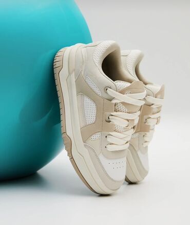 Çəkmələr: Skater Bershka Yeni
39 yarim-40