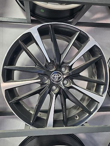 Литой диск Toyota, оригинальный. - Материал: легкосплавный