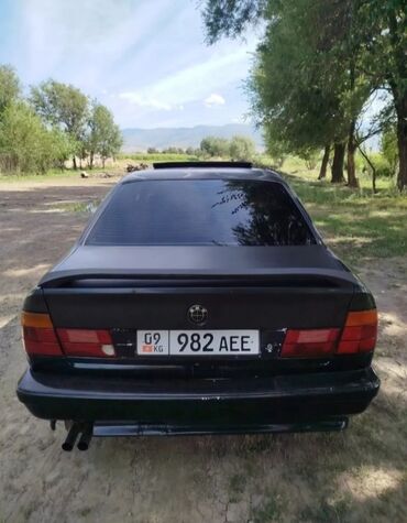 BMW: BMW 520: 1989 г., 2 л, Механика, Бензин, Седан