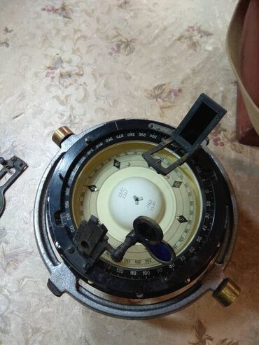 Digər kolleksiyalar: Компас морской корабельный КМ-127 производства СССР, БРОНЗА, вес 12 — 8