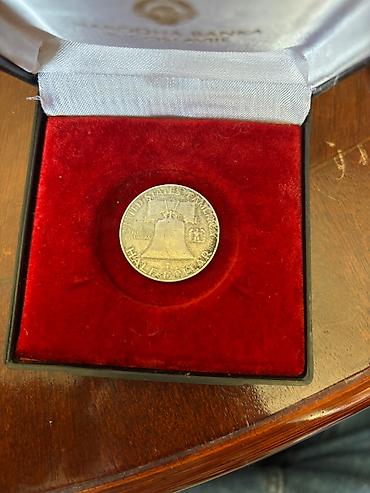 Ostali predmeti za umetnost i kolekcionarstvo: 5 francuskih srebrnih kovanica (2x 1832, 1833, 1838, 1868) 6x pola — 28