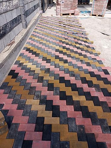 Тротуарная плитка: Тротуарная плитка вибролитая (комплектные наборы и бордюр) - Тип — 25