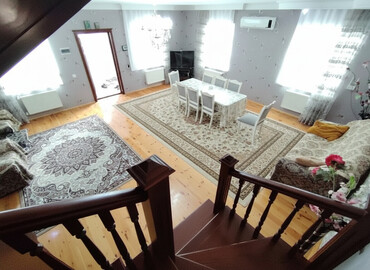 Bağ evlərinin kirayəsi: 100 kv. m, 4 otaqlı, Hovuzlu, Kanalizasiya, Kombi, Su — 1