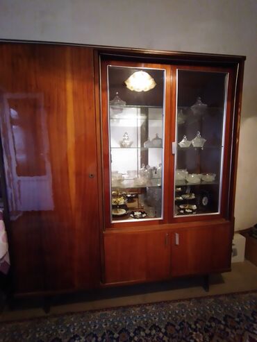 баки для мусора пластиковые: Şüşəli dolab vitrini