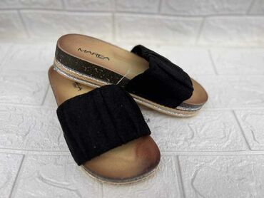 Papuče: 36-40
1600 din
Roba sa kosova na lalafo.rs — 7 Papuče: 36-40
1600 din
Roba sa kosova — 7