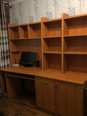 письменный стол с полками сверху: Компьютерный стол, Б/у, С полками