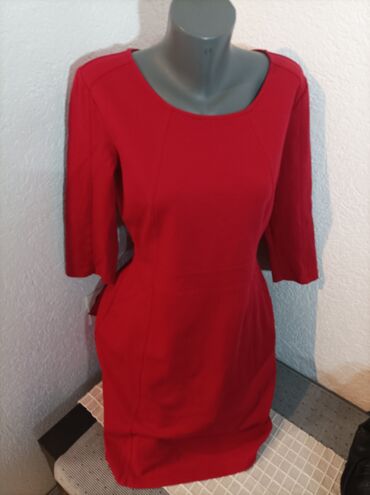 Haljine: Crvena haljina materijal rastegljiv po 54 pazuh pazuh struk 46 duzina