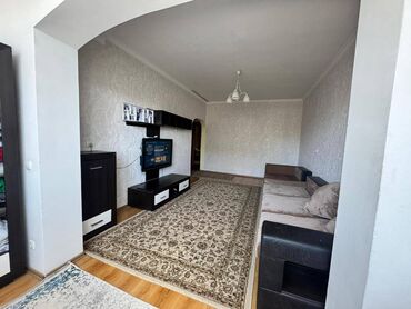 1 комнатная квартира без ремонта: 3 бөлмө, 60 кв. м, 105-серия, 8 кабат