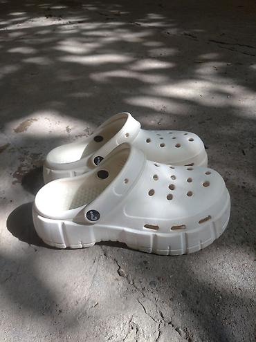 обувь on: Сабо, 37.5, Crocs, Новый, цвет - Белый — 3
