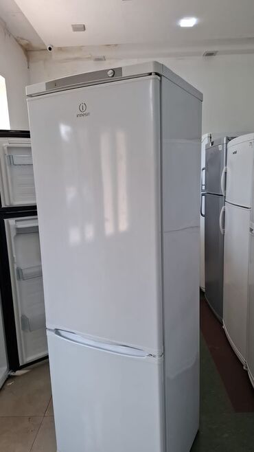 soyuducu kompressor: 2 qapılı Indesit Soyuducu Satılır, rəng - Ağ