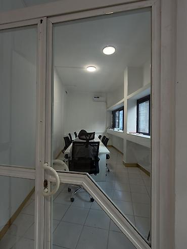sahil əmlak: Kollektiv iş və təlimlər üçün tam təchiz olunmuş ofis/konfrans otağı — 9