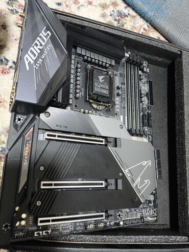 Материнские платы: Материнская плата, Б/у, Gigabyte, LGA1200, Для ПК