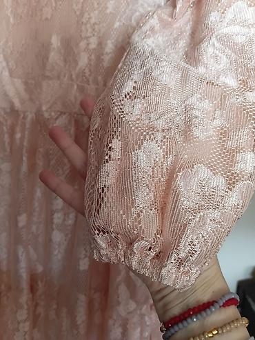 Haljine: REFKA čipkana haljina - Boja: puder roze - Model: midi dužina — 7