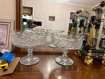 xrustal vaz: Çexiyanın xrustal meyvə qabları. Hünd 20sm, diam 24sm. Cütü 140 man — 1
