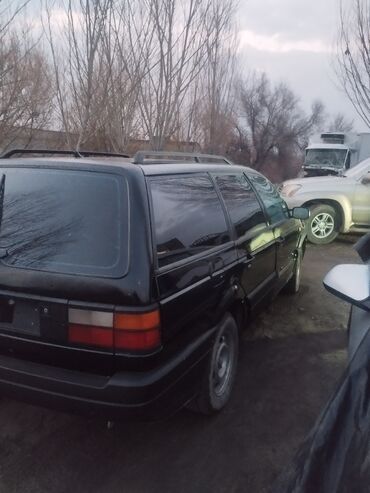 Volkswagen: Volkswagen Passat: 1991 г., 1.8 л, Механика, Бензин, Универсал