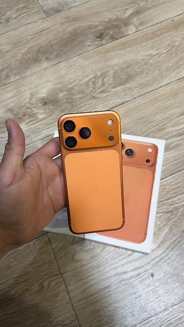 Техника и электроника: IPhone 17 Pro Max, Б/у, 256 ГБ, Оранжевый, Коробка, 95 % — 2