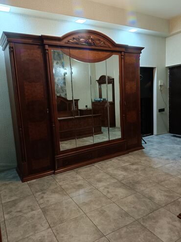 Uzunmüddətli kirayə mənzillər: Uzunmüddətli kirayə mənzil – tam mebellə - Geniş və işıqlı otaq — 4