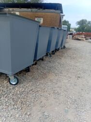 мусорный контейнер: Металлические контейнеры для отходов на колесах Описание: -