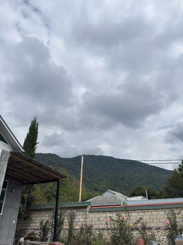 земельные участки на море: Satılır: Dağ mənzərəli həyət evi və meyvə bağlı torpaq sahəsi Təsvir