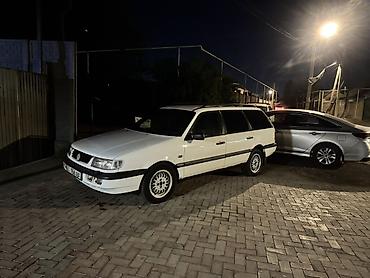 Volkswagen Passat Variant: 1993 г., Механика, Универсал