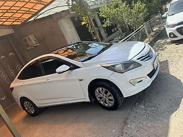 салон машины: Hyundai Solaris: 2016 г., 1.6 л, Автомат, Бензин, Седан — 2
