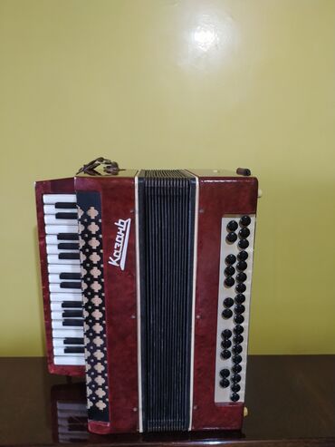 işlənmiş pianolar: Qarmon, İşlənmiş