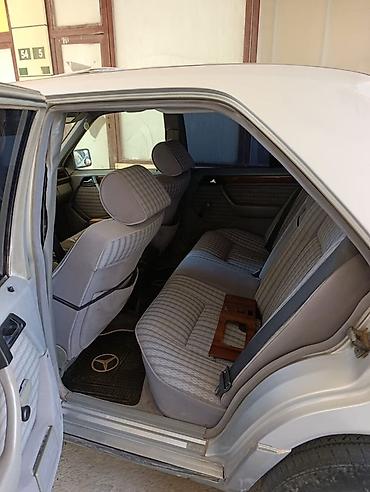 turbo az mercedes w124: Mercedes-Benz E-Class W124 sedan - Kuzov: sedan, gümüşü rəng - Salon — 3