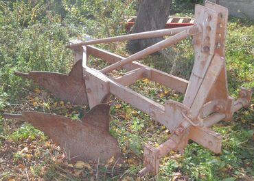 Poljoprivredne mašine: Plug za traktor – dvobrazdni, vučeni - Konstrukcija: masivan čelični — 8