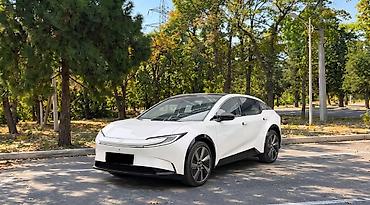 Продажа авто: Toyota bZ5: 2026 г., Автомат, Электромобиль, Лифтбек — 1