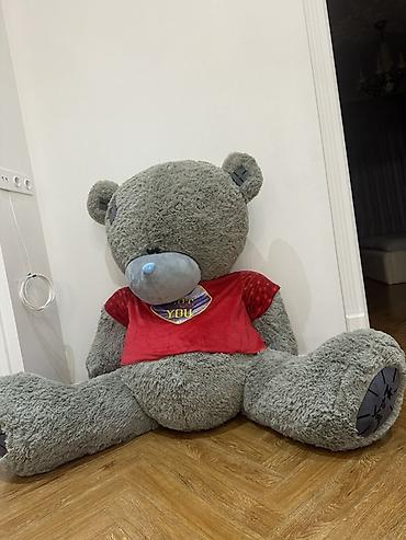 toy sacları: Nəhəng plyuş ayı oyuncağı - Rəng: Boz (burun mavi), qırmızı köynəkli — 2