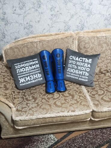 женская обувь сапоги: Продаю Футы Размер L 
На футах нету не приятного запаха