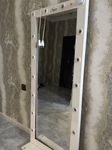 işlənmiş pencere: Güzgü Divar üçün, Düzbucaqlı, Makiyaj üçün, Arxa işıqlı